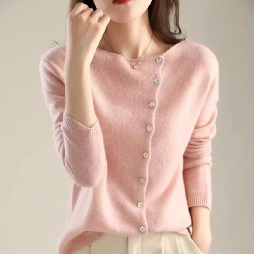

Round neck single breasted knitted cardigan sweater