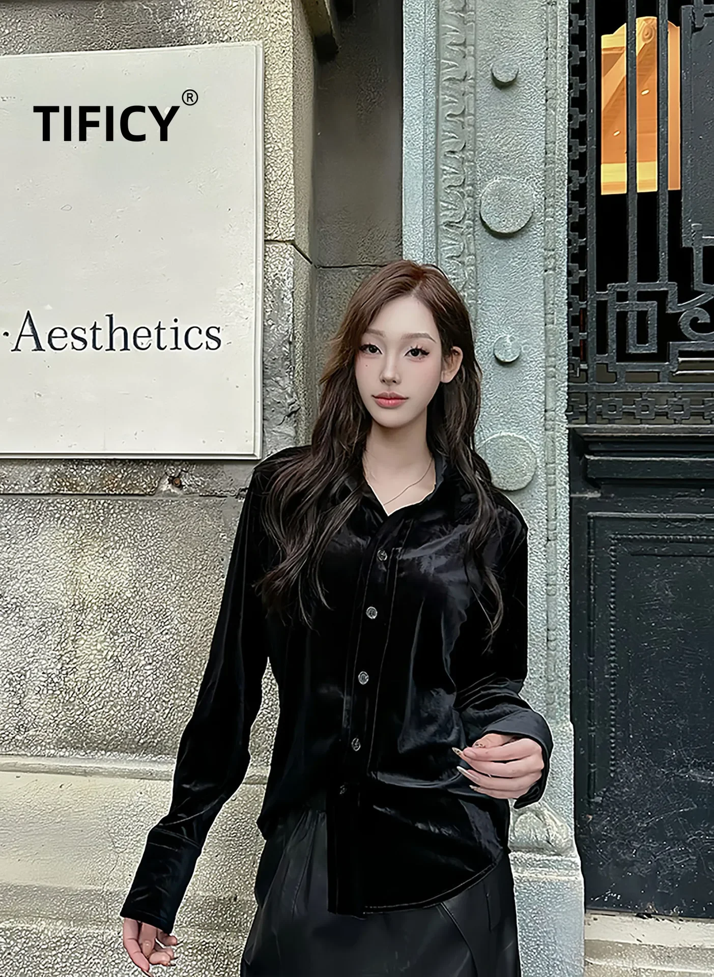 High End Luxury Women's Velvet Fabric Elegant Temperament Small Lapel Straight Tube Long Sleeved Shirt High Street Black