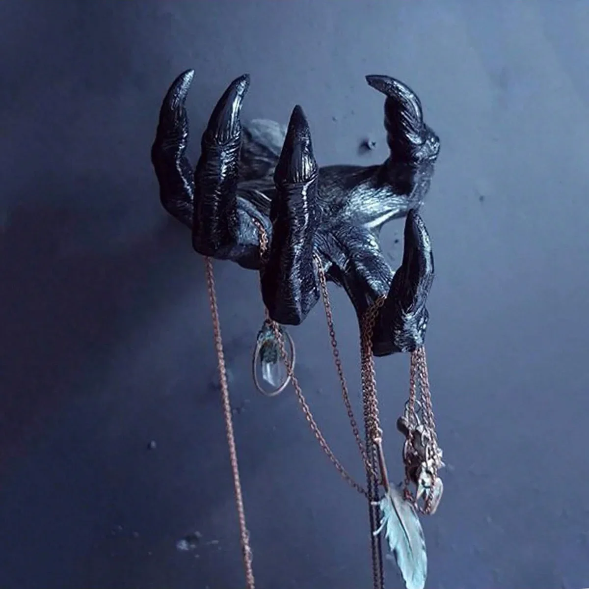 Halloween Gothic Witch Hand Statue Home Wall Keys Jewelry Hanger Resin Sculpture Halloween Party Decoration Horror Props DIY Art
