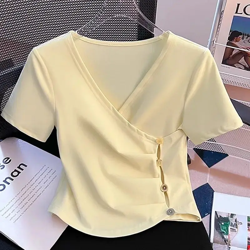 

Irregular V-neck short-sleeved T-shirt female 2024 new summer design sense niche chic slim short low-necked shirt