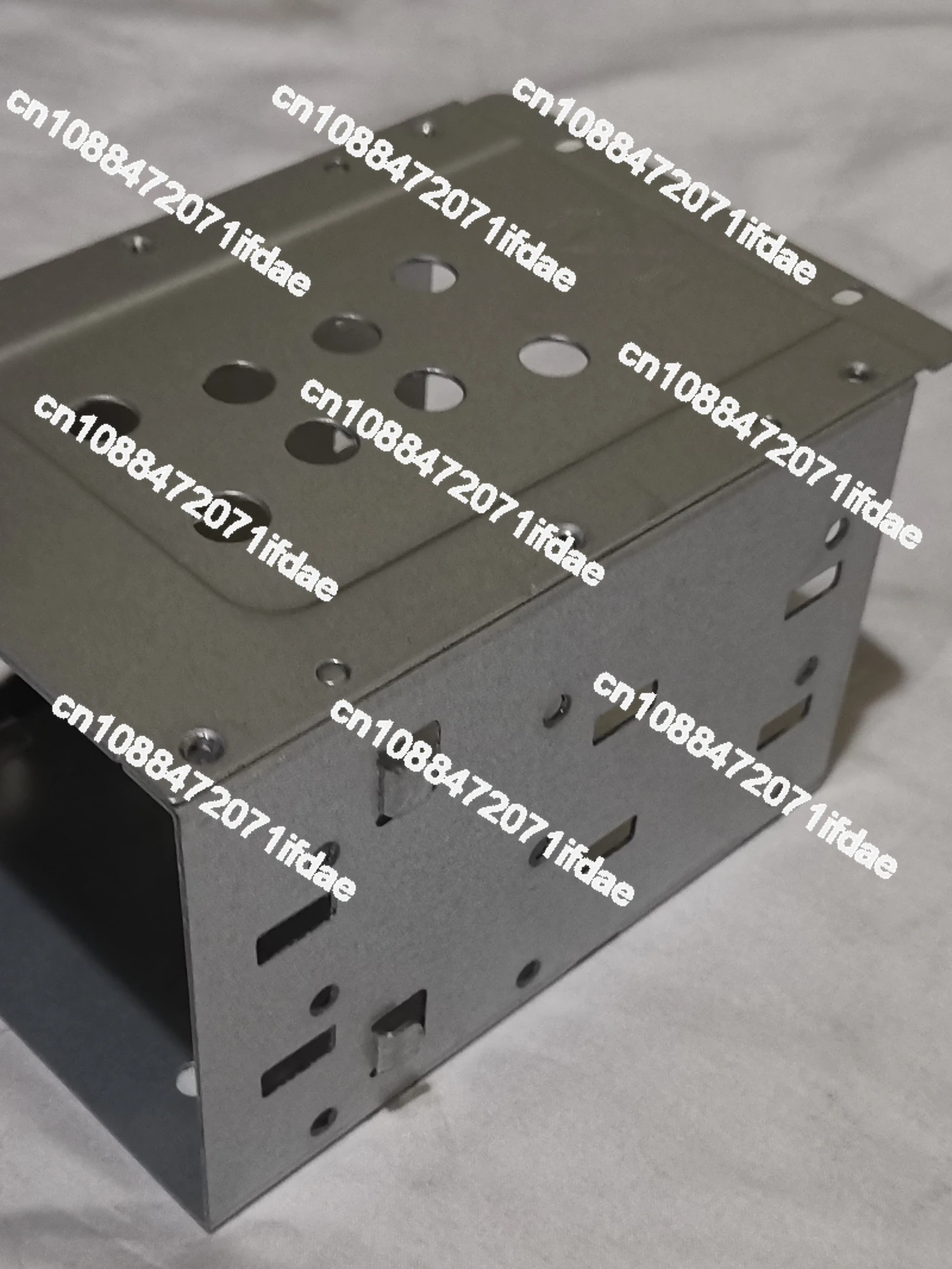 3-Position hard disk cage. 2u chassis 3.5HHD bracket. Easy DIY free expansion SAS cabinet. Hard disk fixing tray