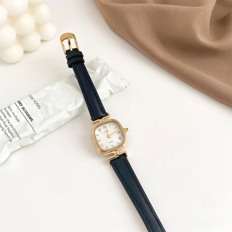 Simple fashion trend Women Watches Fashion Square Leather Quartz Watch Luxury Waterproof Ladies Wristwatch Girlfriend Gift