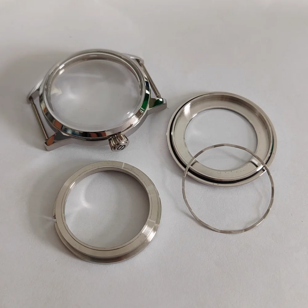 Nuova cassa dell'orologio da 40 mm per movimento NH35/NH36/4R Cassa lucida in acciaio inossidabile Cover posteriore trasparente Corona push-in