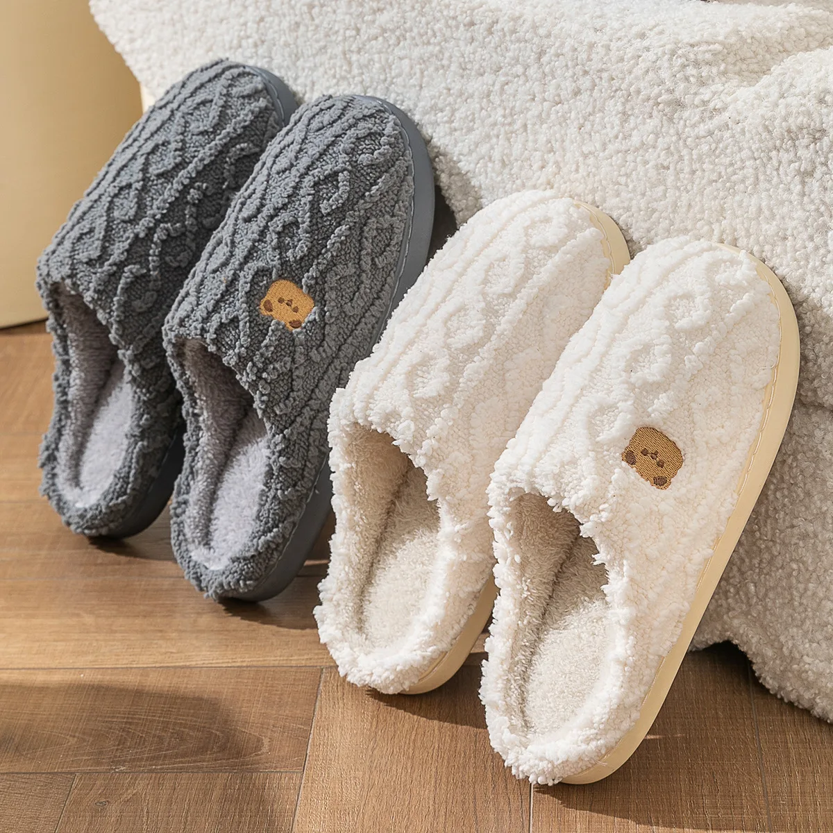 

Women Winter Fur Slippers Indoor Fluffy Couple Bedroom Flat Slides Cute Bear Women Fuzzy House Slippers Warm Cotton Shoes