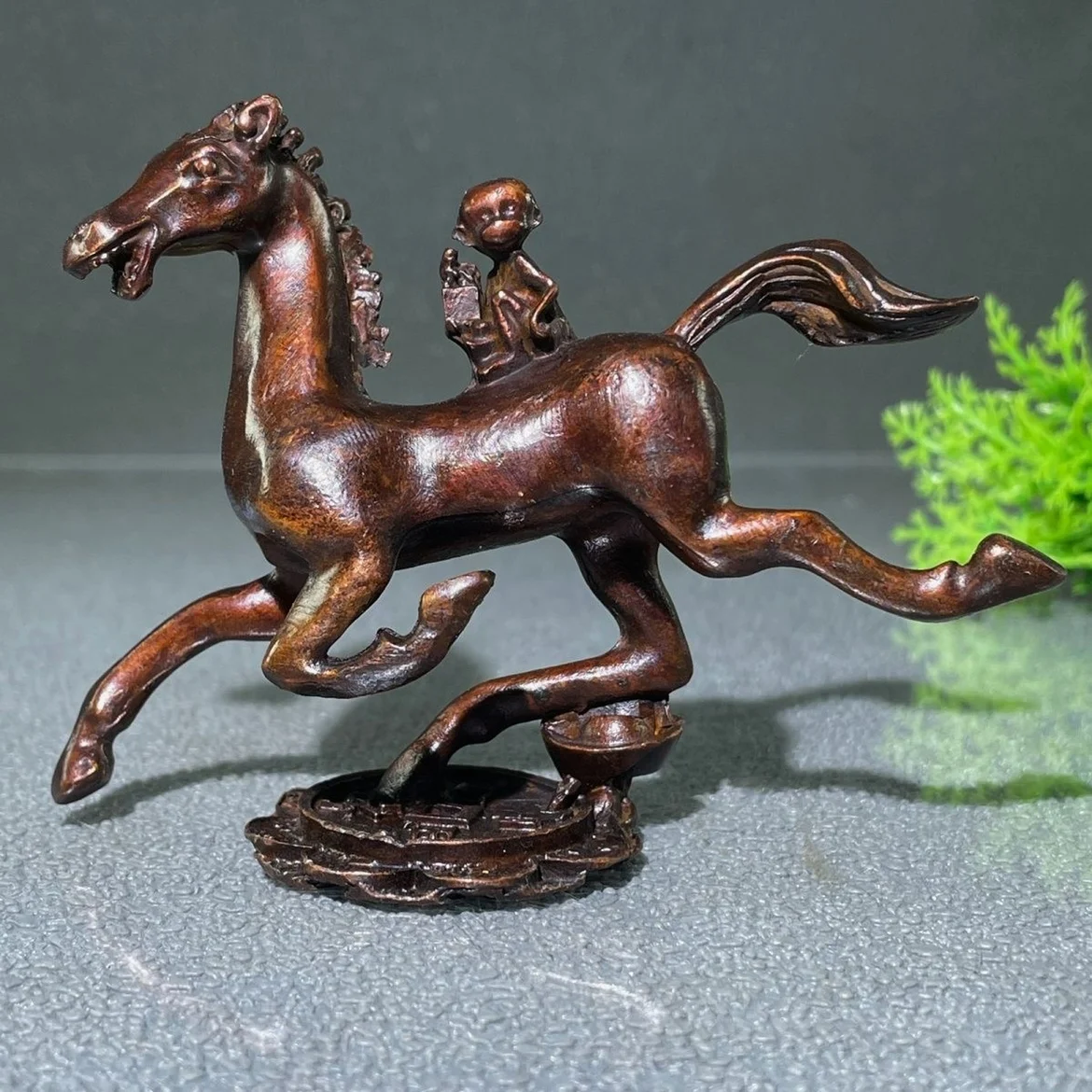 

Retro bronze immediately sealed Hou Zodiac success horse to take the lead in attracting wealth into the treasure tea ceremony