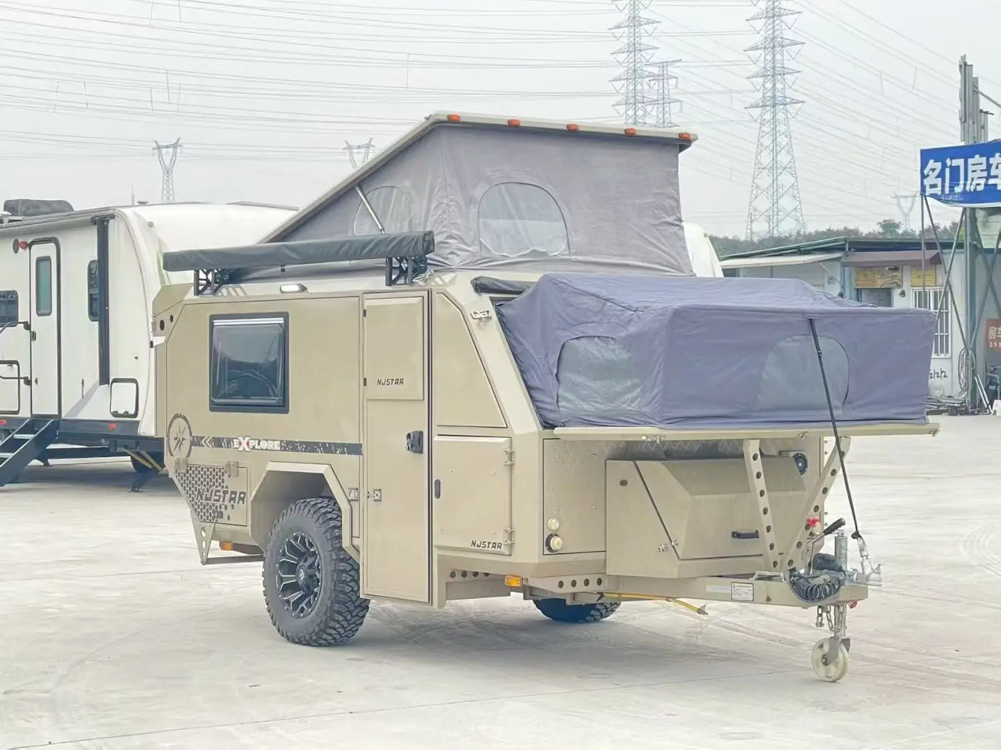 Demountable Pickup Truck Camper Hard Shell Slide in Camper Shell Mini RV for Pickup Caravan Conversion