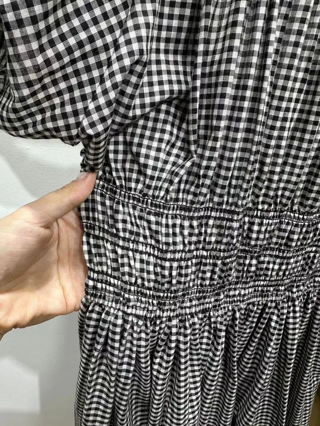 Frauen Plaid gedruckt Rundhals ausschnitt Schnürung Kurzarm Taille Smocking lässig Midi-Kleid