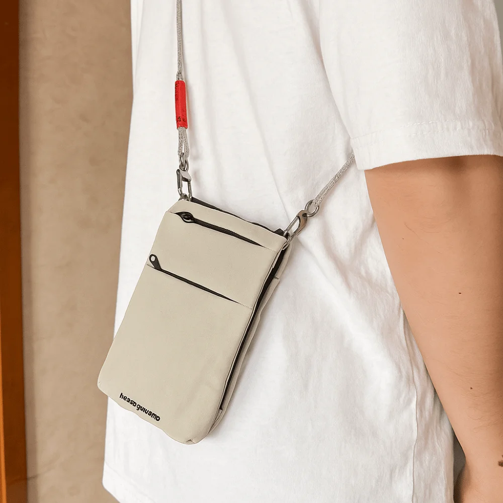 

Oxford Cloth Travel Passport Holder Korean Style Causal Crossbody Bag Solid Color Large Capacity Sports Shoulder Bag Mountaineer