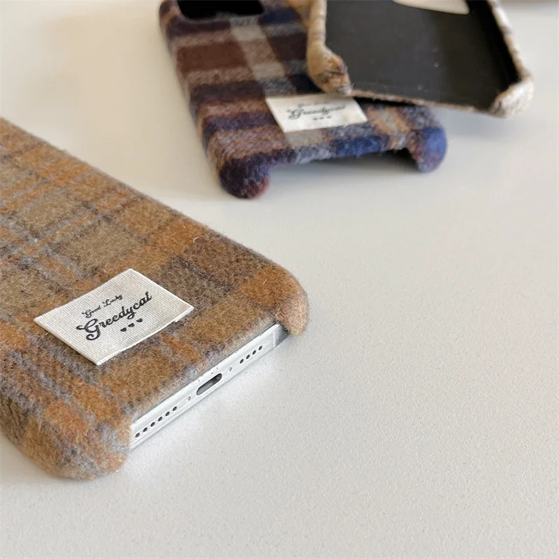 Корейский популярный милый решетчатый шерстяной овечий пушистый меховой чехол для iPhone 13 14 15 16 Pro Max, роскошный зимний пушистый плюшевый грелка для рук