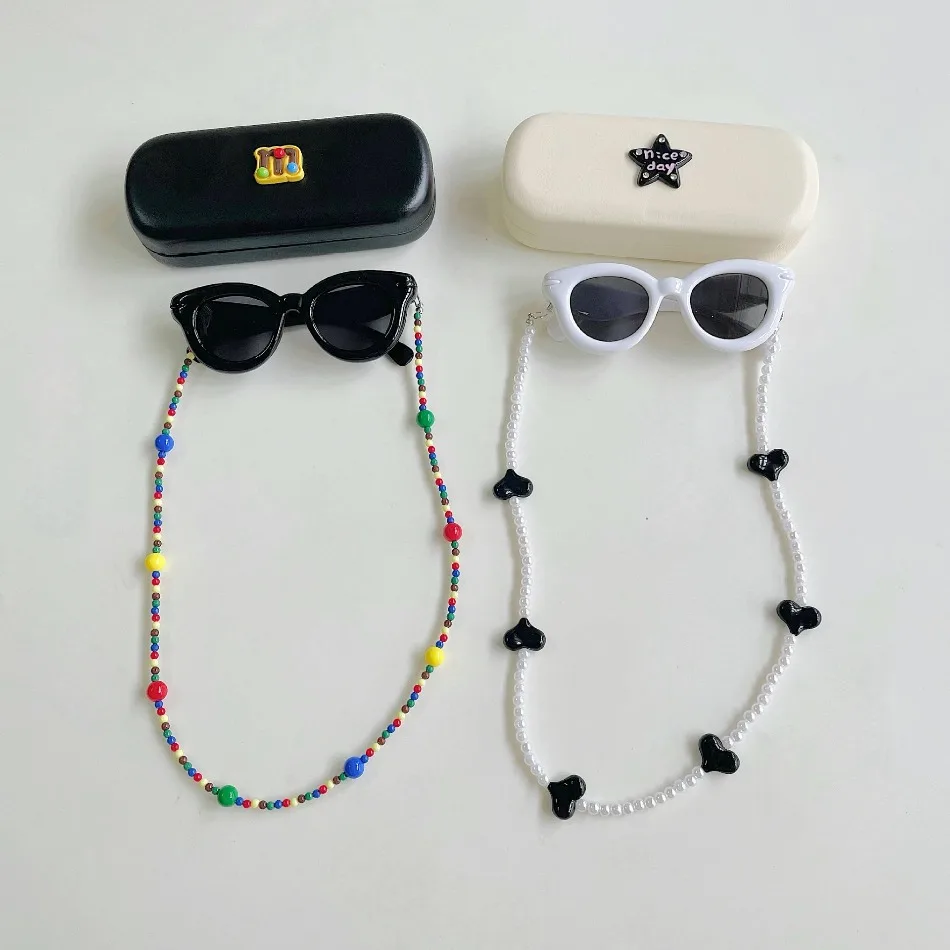 Cute Girls Heart Shape UV400 Sunglasses Set with Beaded Chain and Storage Box  Eyewear Kit for Toddlers Beach Daily Wear BT14 view 3