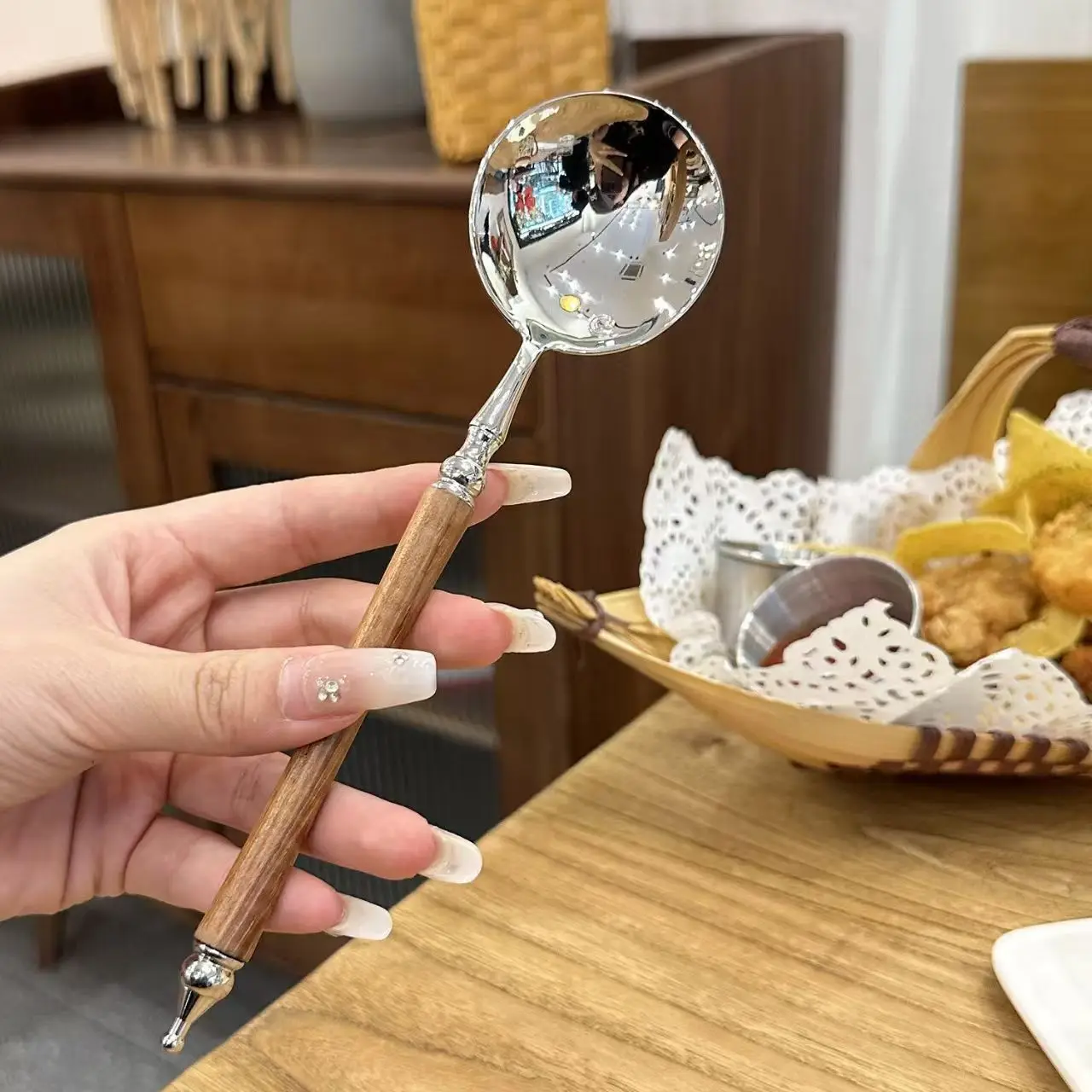 Stainless Steel Spoon, Retro Imitation of Rosewood, Round Scoops for Serving Soup and Ice Cream Dessert Kitchen Tableware