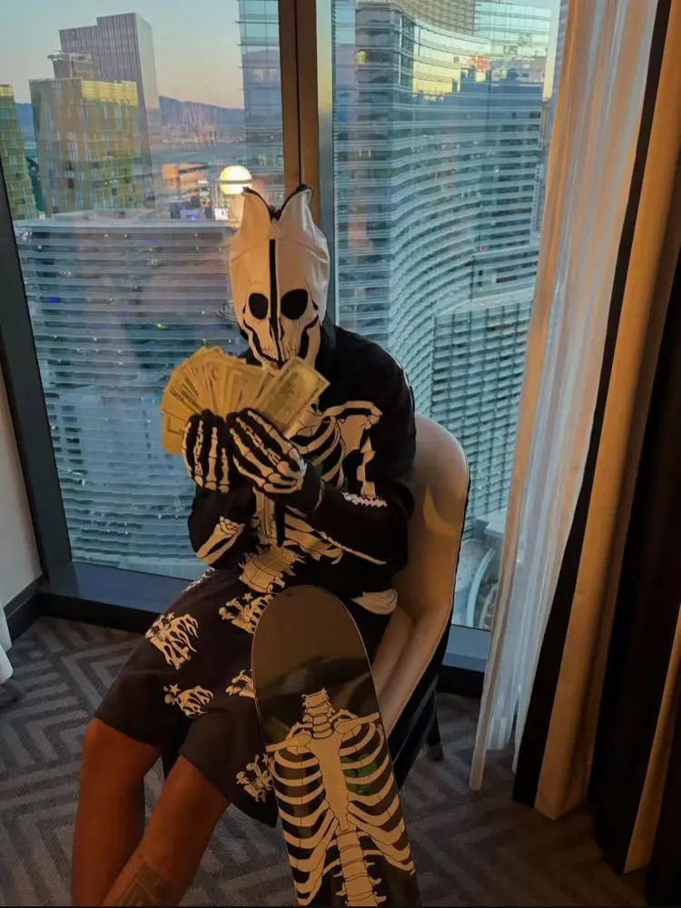 

Шорты с принтом черепа, свободного кроя, винтажные, повседневные, уличный стиль, хлопковые, для молодежи, на каждый день, без бренда, со средней посадкой, на флисовой подкладке