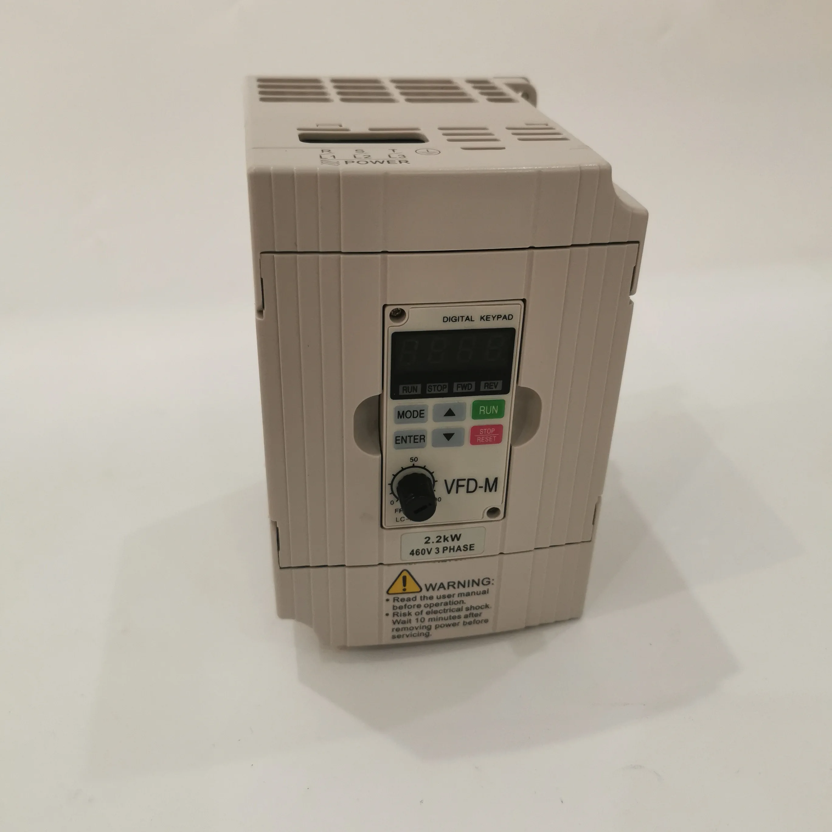 

VFD022M43B Variable Frequency Drive 3HP 2.2KW 380~480V 3-Phase AC Motor Inverter | VFD-M Series SVC Micro Drive with Keypa