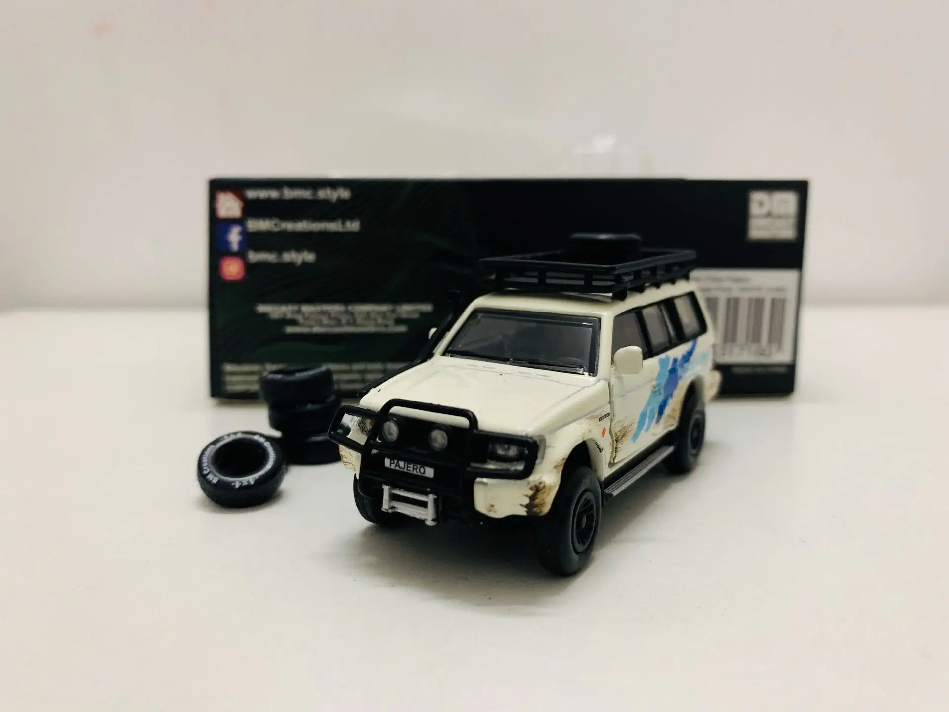 2Gen Pajero Jungle Pack White (LHD) 1/64 Scale Diecast Miniature Car