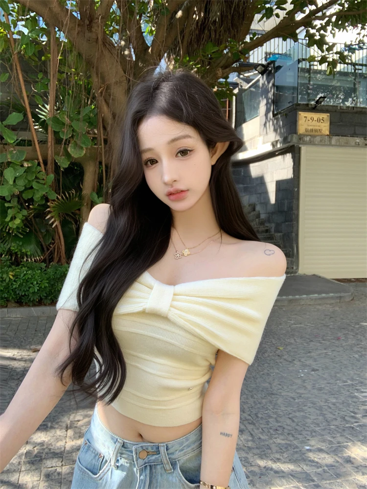 

Винтажные вязаные топы на одно плечо с бантом, бежевые вязаные топы с короткими рукавами, летние облегающие облегающие укороченные камзолы, сексуальные Y2k, милый стиль для девочек