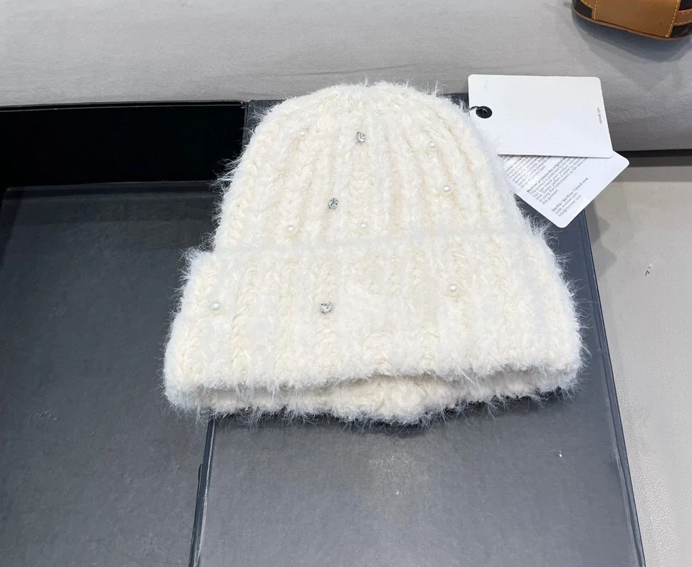 

Versatile Winter Knitted Hat Sweet Large Head Super Comfortable Pearl Decorated Earmuffs Holiday Essential Outdoor Pleasing