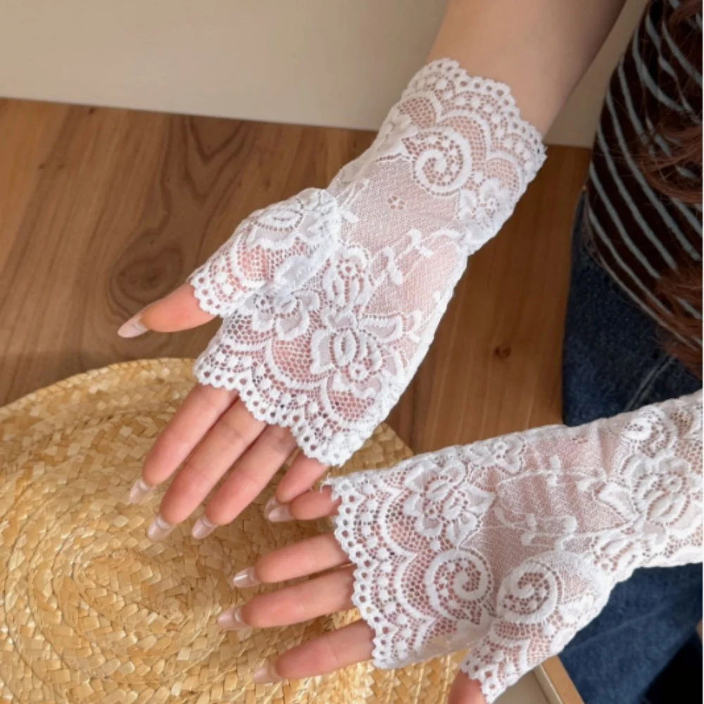 Vintage Floral Lace Fingerless Gloves Women Elegant Hollow Wrist Cuffs Sun Protection Gloves Wedding Party Lolita Accessory