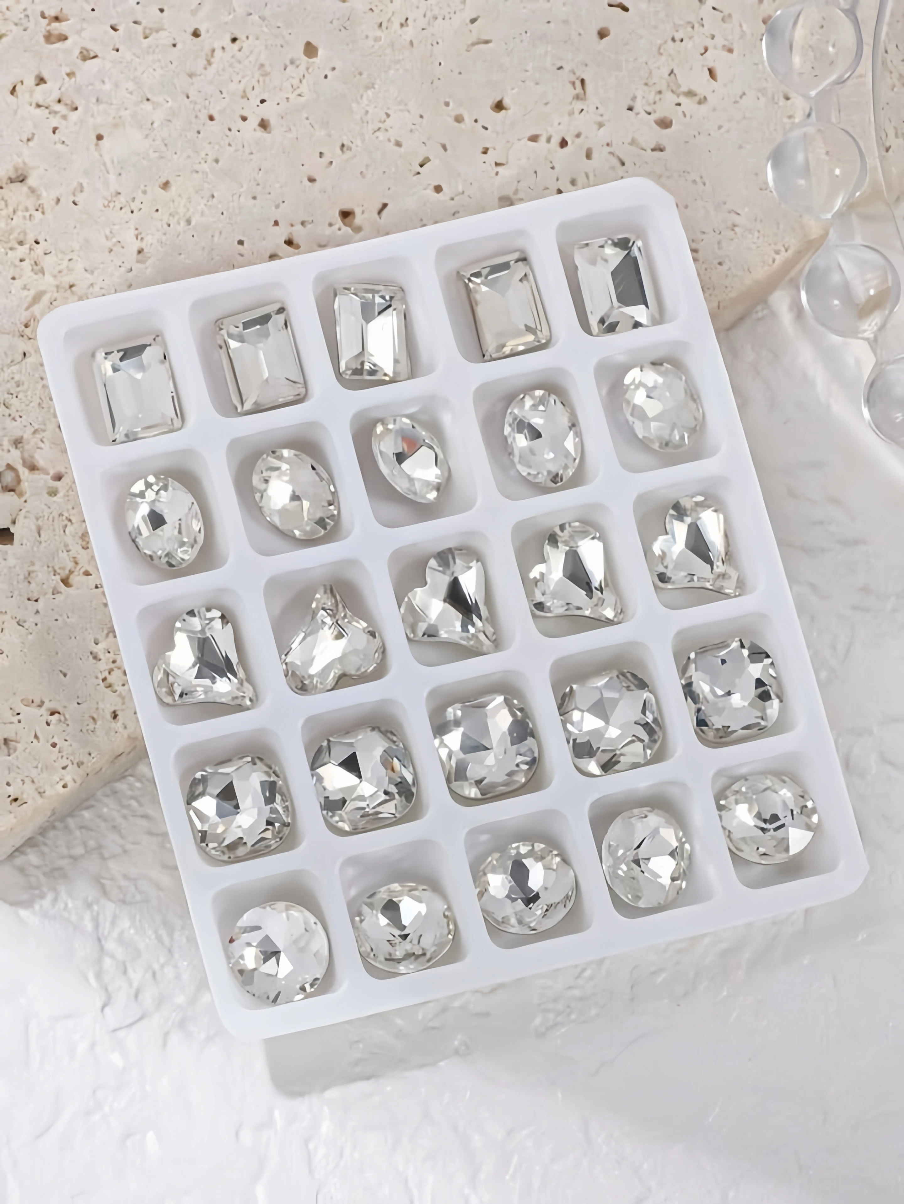 20/25pcs boxed super shiny nail art rhinestones, pointed bottom crystal ornaments，diamond nail art decorations, handmade DIY