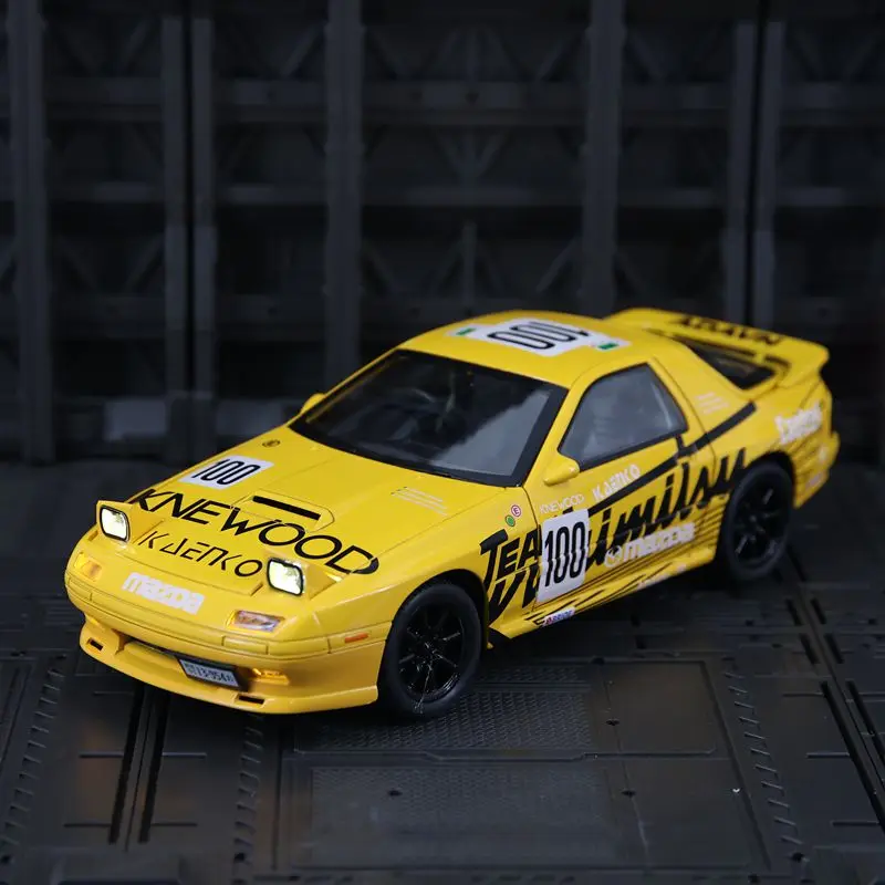 

1:24 Mazda RX7 FC модифицированная модель автомобиля из сплава, маятник со звуком возврата мощности и светом, детские игрушечные двери, можно открыть