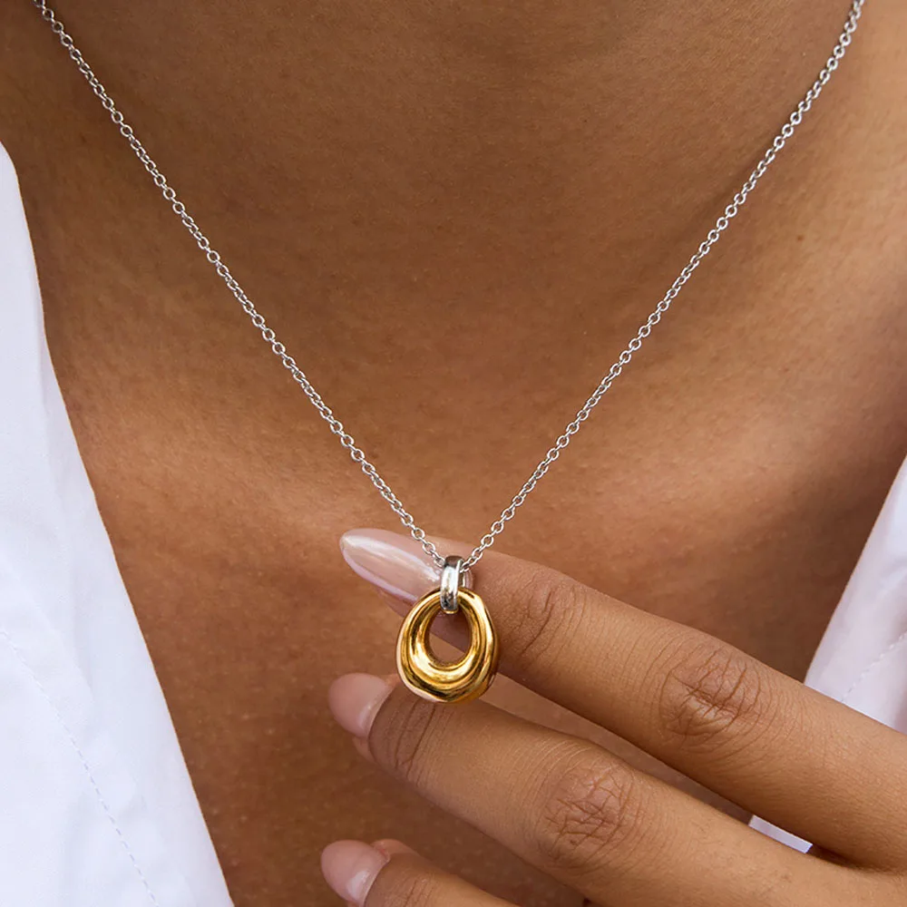 

Women 18K Gold Round Water Drop Necklace Stainless Steel Pendant Light Luxury Simple Fashion Jewelry