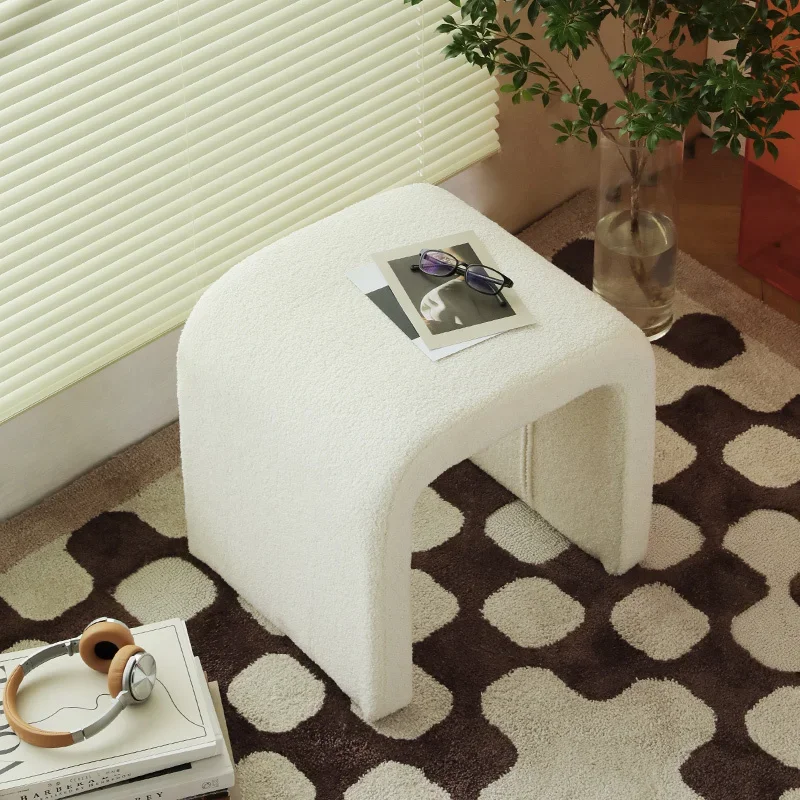 

Simple Arch Dressing Stool, Thick Soft Lamb Wool Material, Solid Wood Frame Footrest for Hallway, Comfortable Seating Option