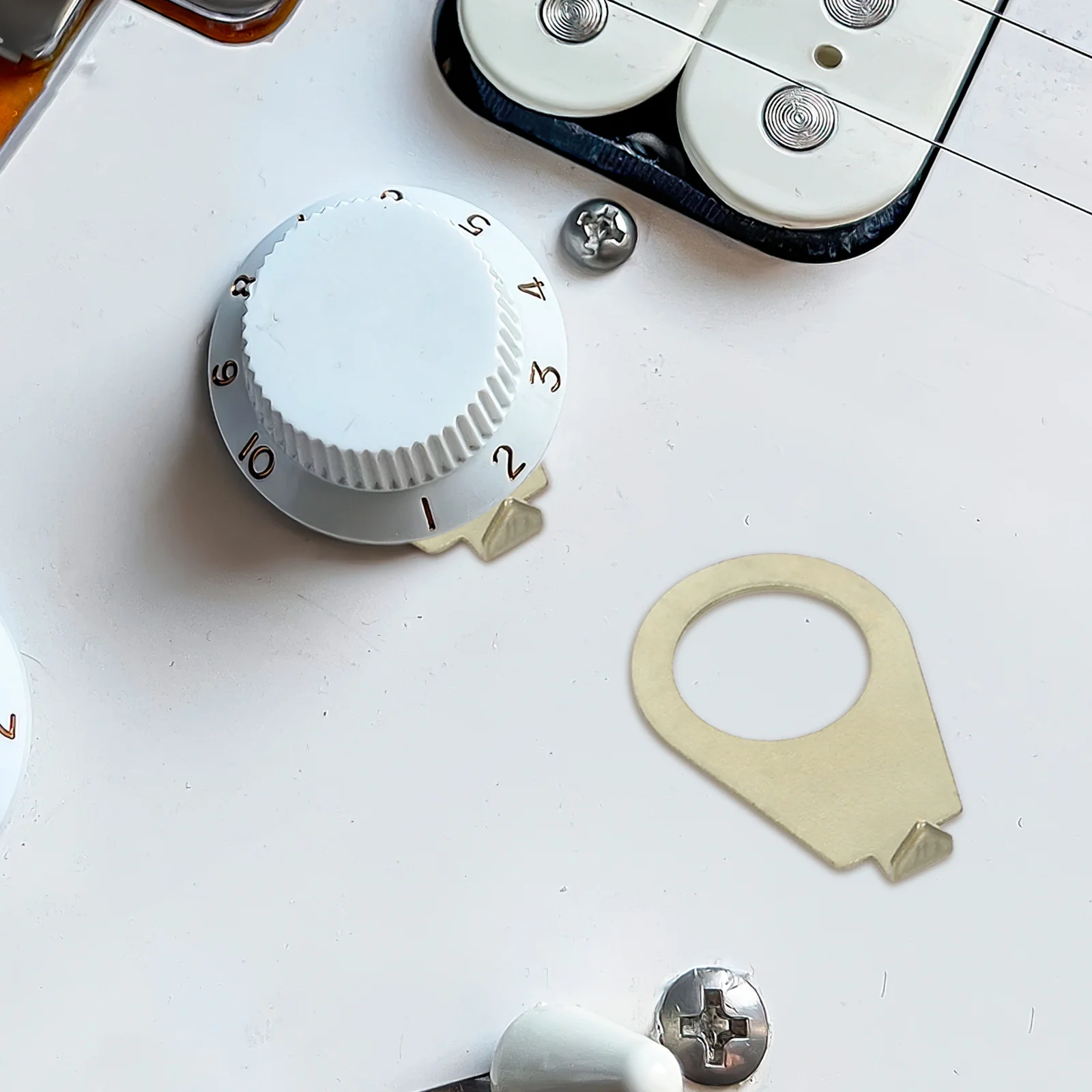 Perillas de guitarra eléctrica, placa de puntero dorado de 9,7mm, Control de tono de volumen, indicador de posición, accesorios de piezas de guitarra, 2 uds.