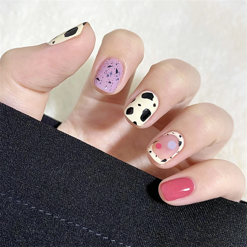 24Pcs/Set Short Cute Cow Print Matching Wearing False Nails Tips Round Head Artificial Press on Nail Tips Acrylic Fake Nails