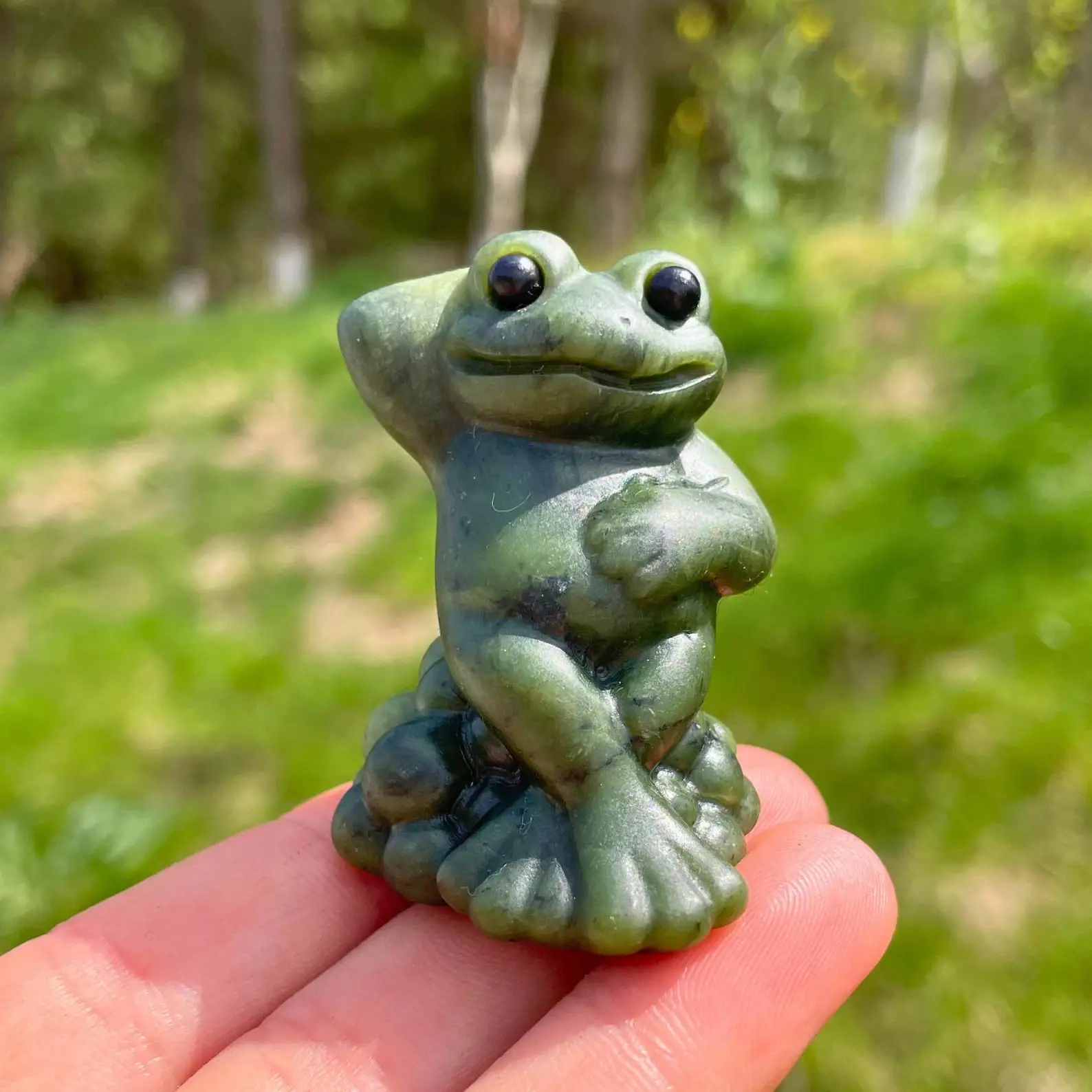 

Natural Serpentine Frog Carving Hand Carved Polished Crystal Healing Stone Mineral Specimen Home Decor Ornament Collection Gift