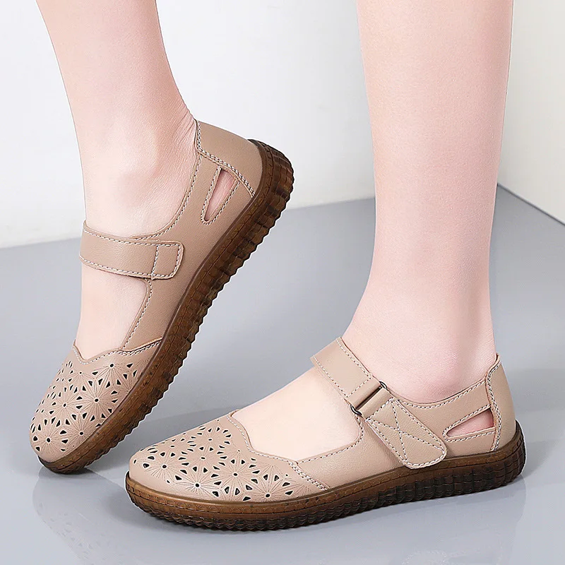 

Женская обувь: туфли на мягкой подошве, женские туфли на липучке, балетки с подошвой из бычьего сухожилия, сандалии с вырезами, кожаные балетки.