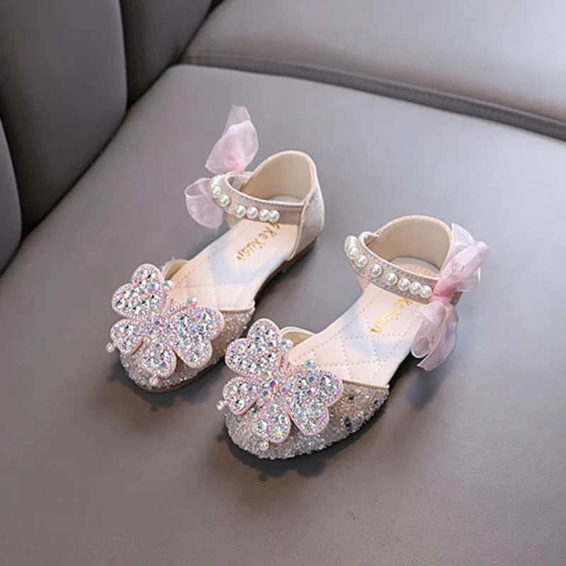 Girls Sandals Summer Luxury Rhinestone Butterfly Kids Princess Dress Shoes Fashion Chic Bowtie Children Wedding Flat Sandals New