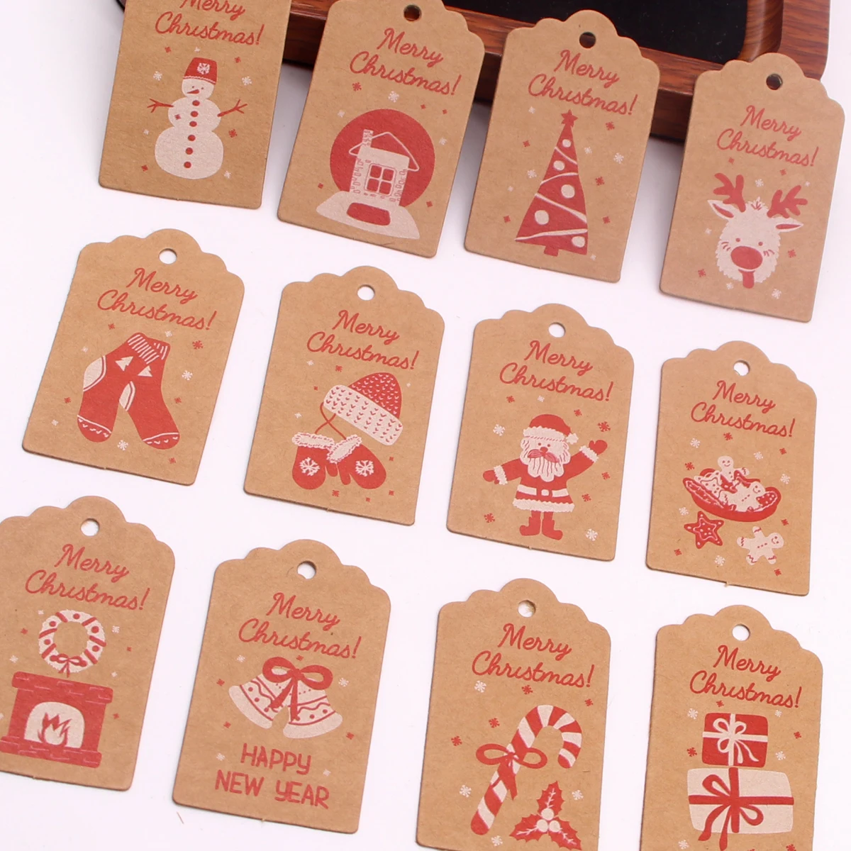 50Pcs/Lot 3x5cm Christmas DIY Brown Kraft Tags Labels Gift Wrapping Paper Hang Tags Santa Claus Paper Cards Xmas Party Supplies