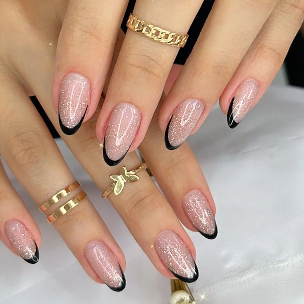 Glitter Powder Black French Wearable Short Round Fake Nails Full Cover Detachable Finished False Nails Press on Nails with Glue