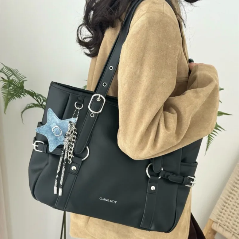 Retro Hot Girl Handbag Women PU Leather Large Capacity Black Tote Bag Ladies Fashion Sweet Star Versatile Shoulder Bag 2026 New view 3