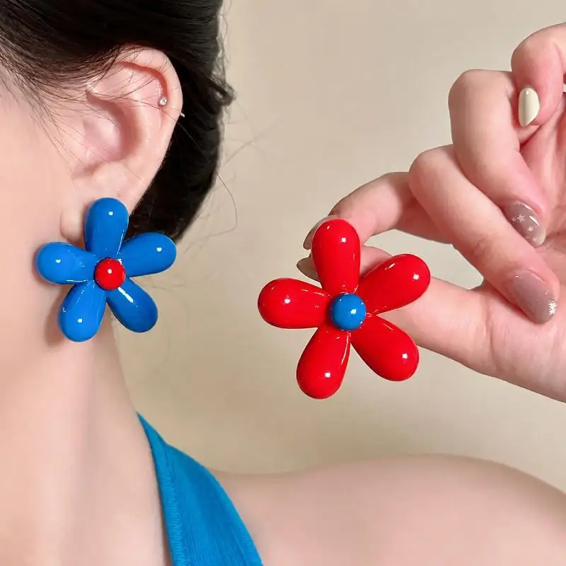 Sweet Cute Unique Design Blue And Red Resin Flower Stud Earrings For Women New Asymmetry Earrings Holiday Fashion Jewelry Gift