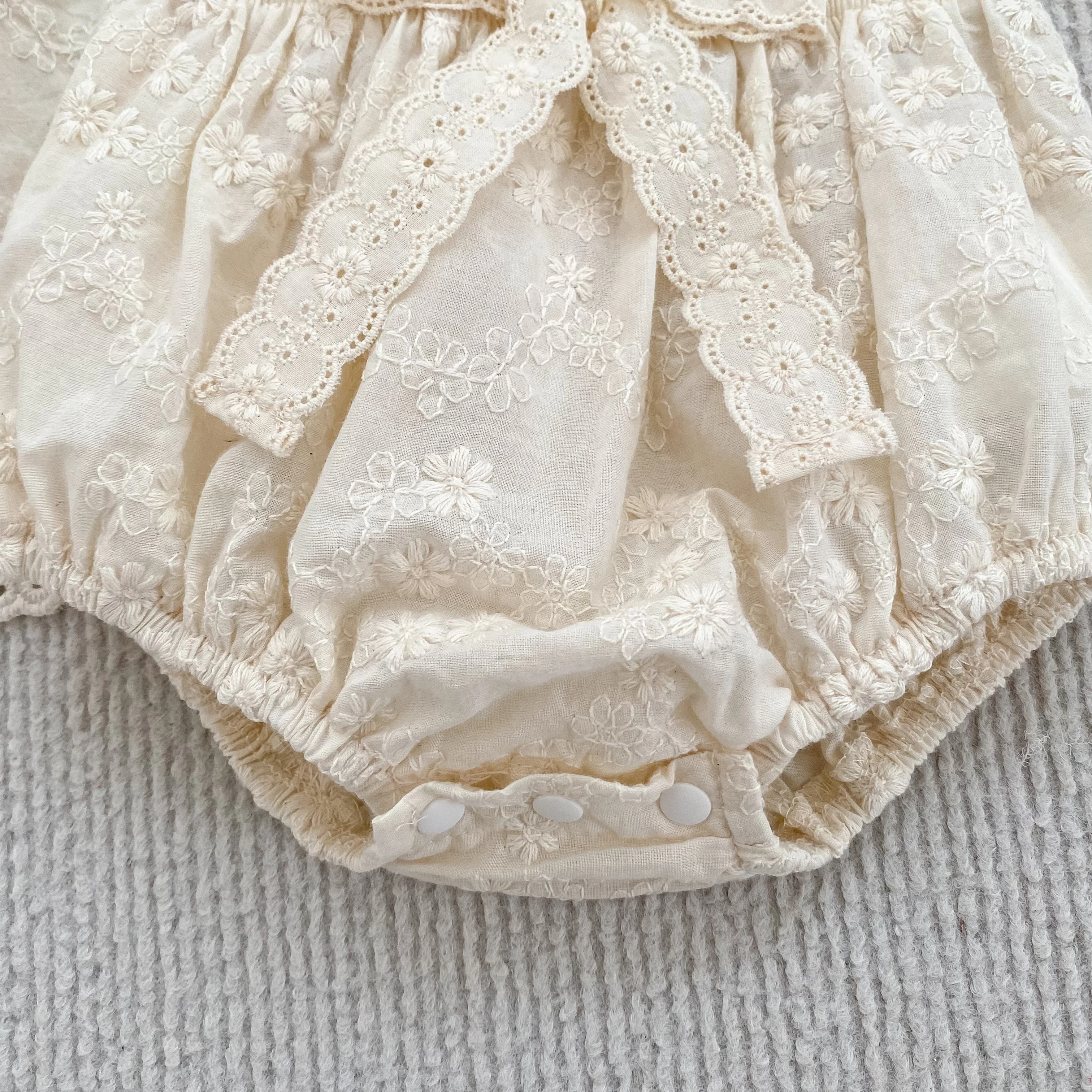 2026 Sommer-Träger-Set für Kinder 0-24M: Besticktes Gitter-Träger-Top + Shorts, Zweiteiliges Süßes Baby-Mädchen-Kleidungsset, Babykleidung – Detail 15