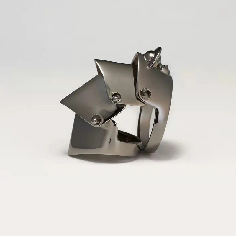 Regalo creativo hip-hop con anello per armatura di attività a quattro sezioni EDC portatile per esterni