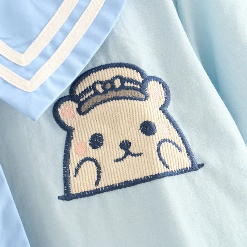 Abito estivo carino da marinaio JK Orsetto ricamato Design Uniforme da ragazza della scuola giapponese Cappello azzurro per asilo Little Duckie