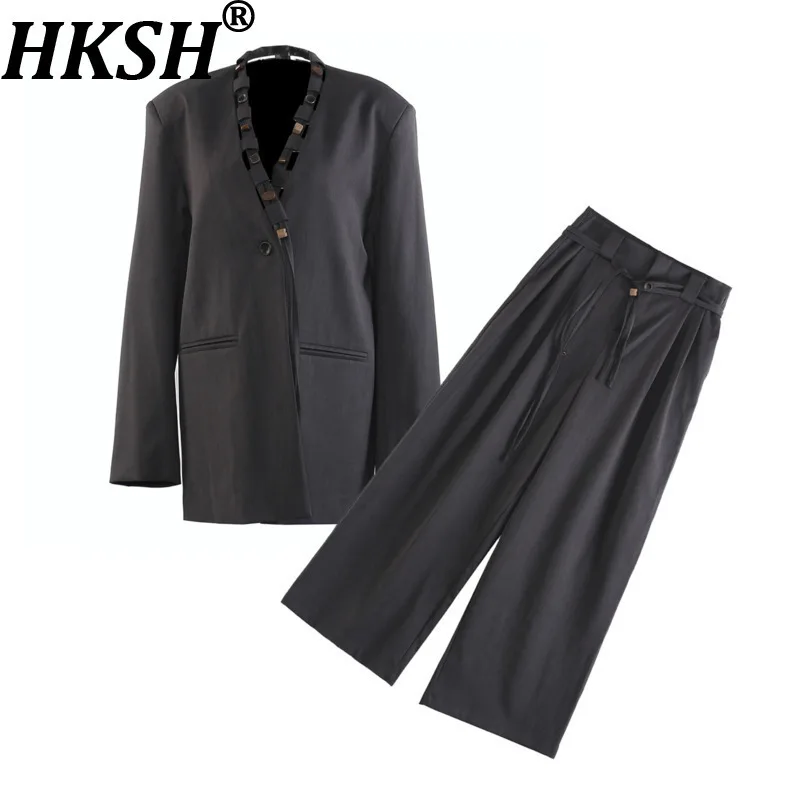 

HKSH Autumn New Women Two-piece Suits Set V-neck Wooden Buckle Elegant Fashion Blazer Stylish Office Lady Wide Leg Pants HK10649