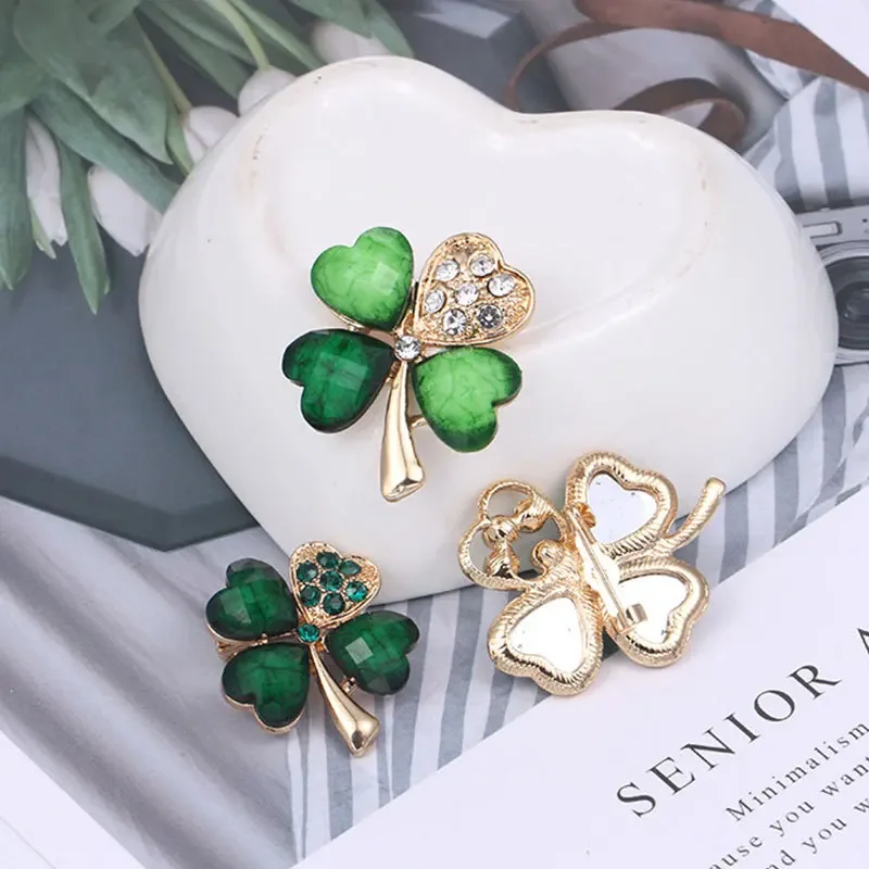 Korean Version Creative New Four-leaf Clover Brooch Gold-plated Lapel Pin Ladies Dress Jacket Decoration Jewelry Accessories