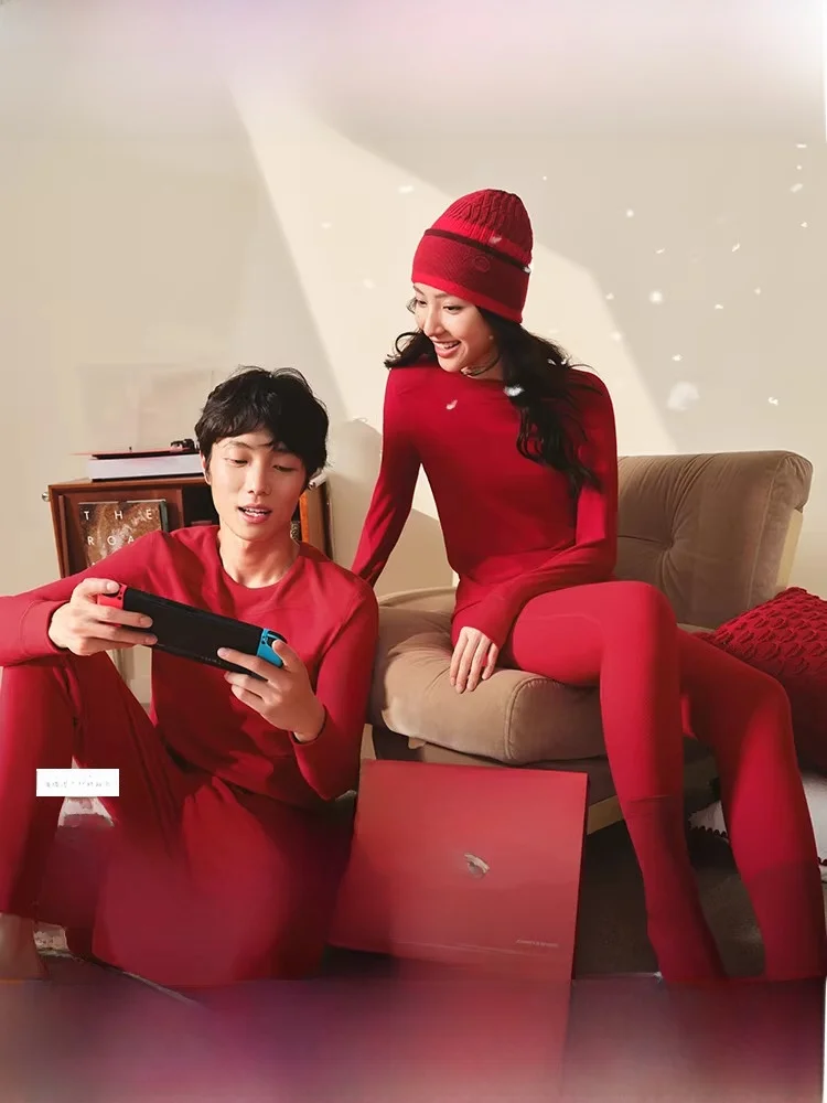 

Теплый комплект термобелья для мужчин и женщин, красный, праздничная одежда к Новому году, подарочная коробка, бренд Banyan, с длинными рукавами, круглым вырезом...