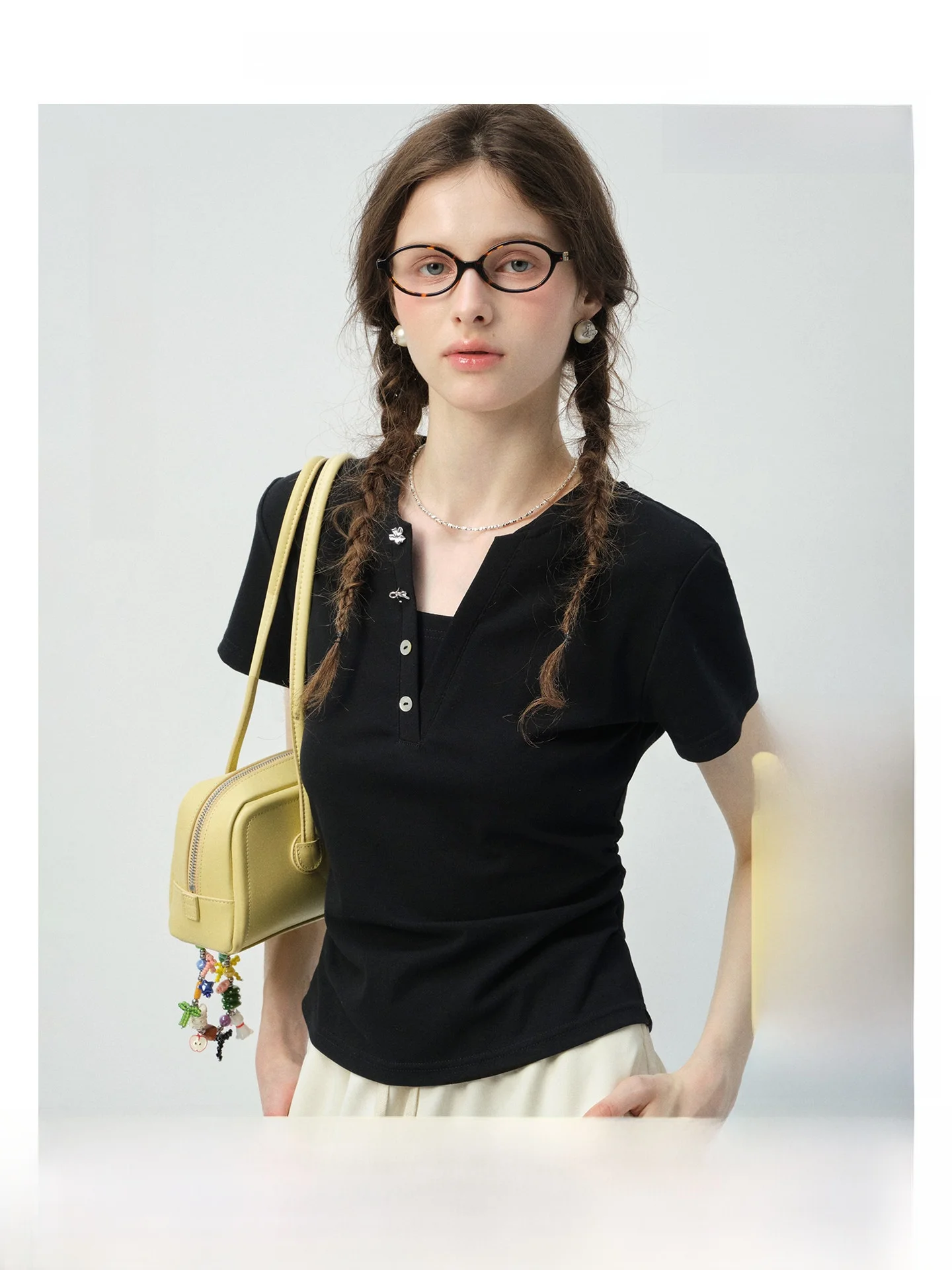 

VEGA CHANG Women's Slim Fit Casual Short Sleeve V-Neck T-Shirt Button Detail Korean Style Commute Fashion Summer New Arrival