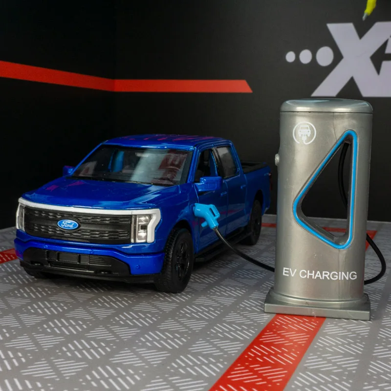 

1:36 Ford Raptor F150 new energy alloy car model with charging pile Pull back acousto-optic toy 2 doors can be opened.