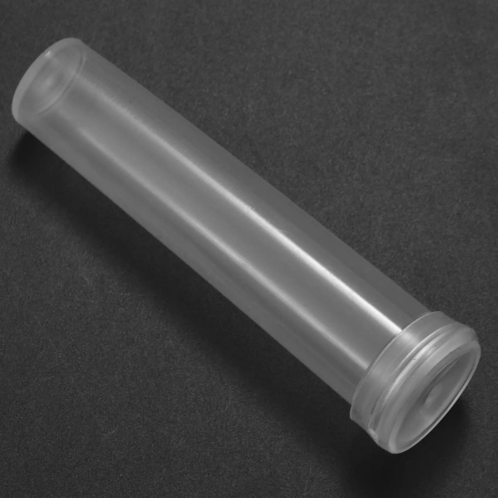 

Floral Tube 100-Pack Flower Tube, Flower Vials, Floral Water Tube For Flower Arrangements,Clear Plastic,0.6 X 0.6 X 2.8 Inches,
