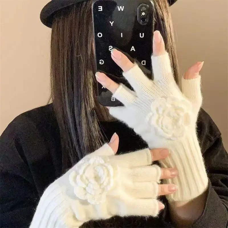 Cable Knit Cute Gloves, Women's Soft Warm Knitted Arm Warmers, White Winter Hand Accessories, Stylish Elastic Girls School