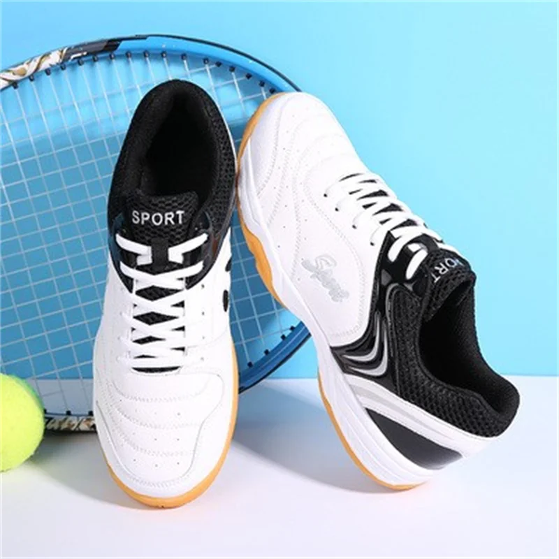 Couples\' badminton shoes leak detection cow goods professional shock absorption breathable anti-slip ultra-light tennis shoes36-