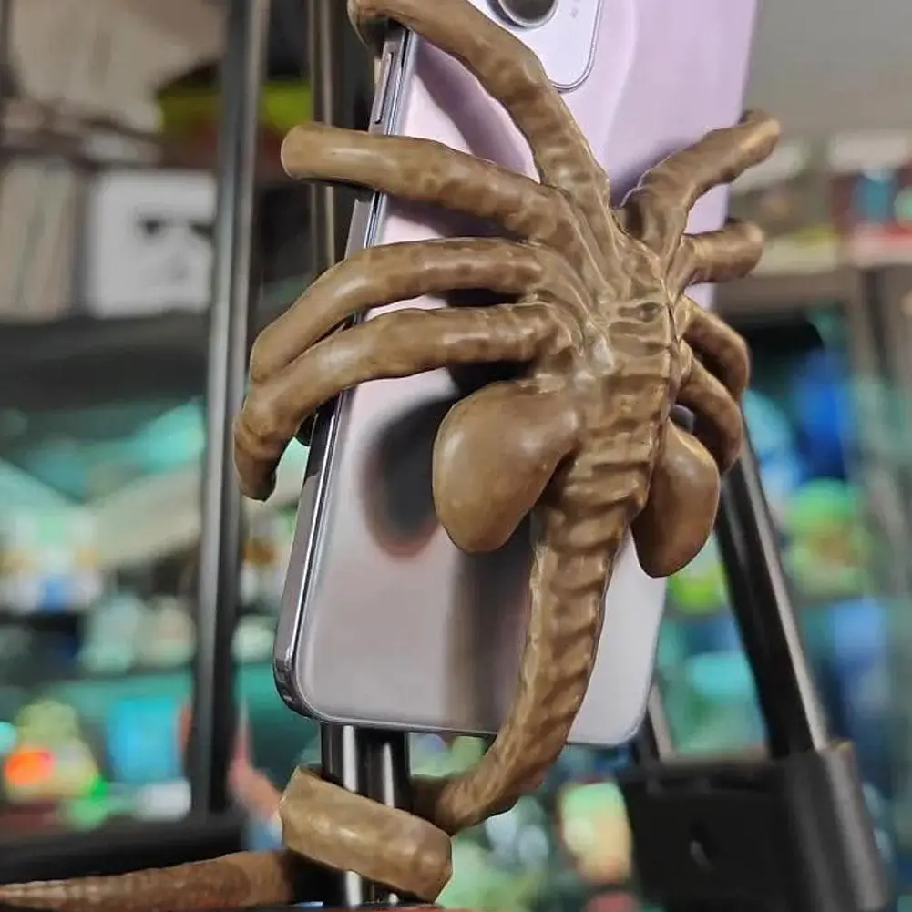 Romulus Phone Holder Facehugger Phone Holder Halloween Horror Decoration Props Desktop Phone Holder Stand