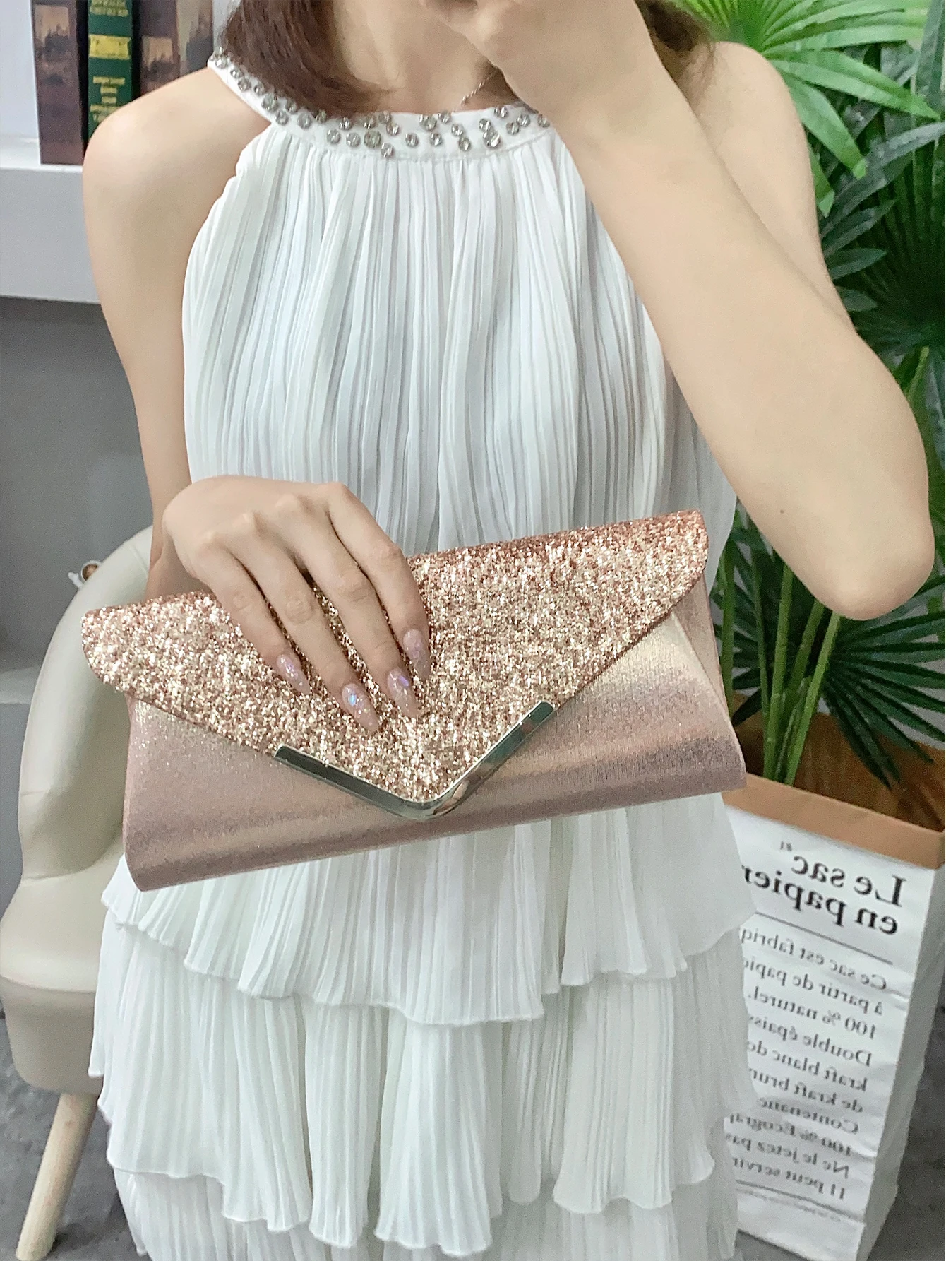 Elegant and fashionable glittering sequin dinner bag, exquisite and luxurious shoulder bag, banquet party ball envelope bag