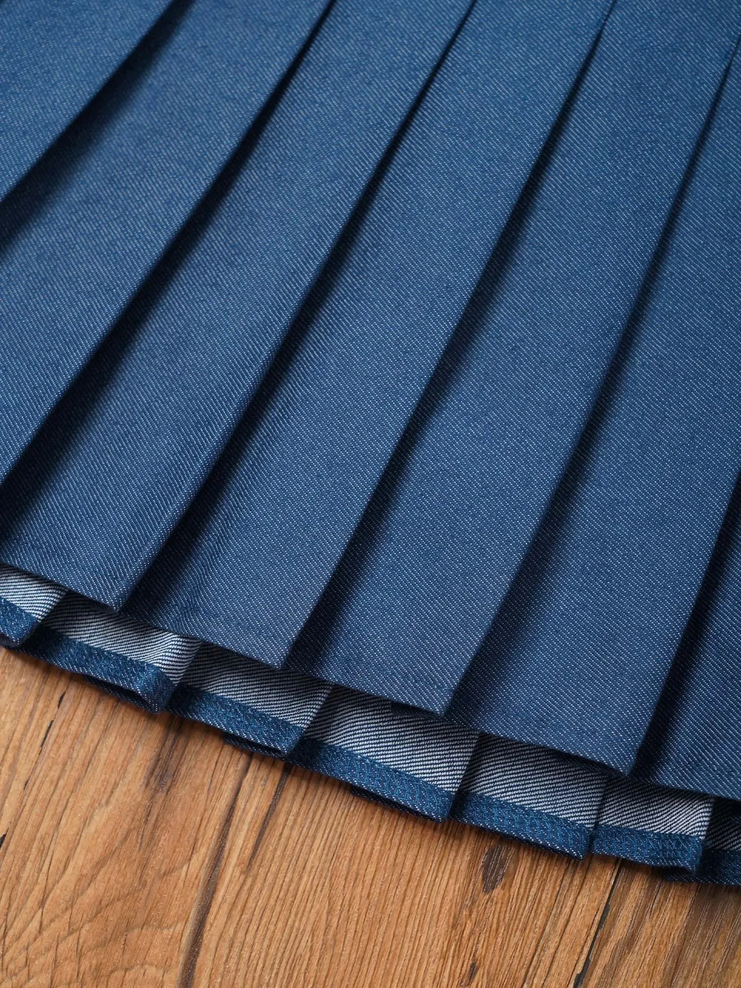 

Kids Girls Boys Boxer Shorts Jazz Dance Performance Bottoms Metallic Shiny Elastic Waistband Shorts Children Stage Shows Pants