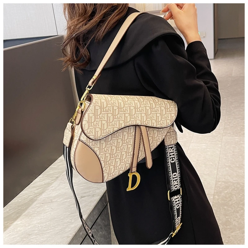 Girls Hundred Handbag Crossbody Saddle Bag Comfortable Shoulder Strap Niche Women Large Capacity Letter Underarm Bag Cross Squar