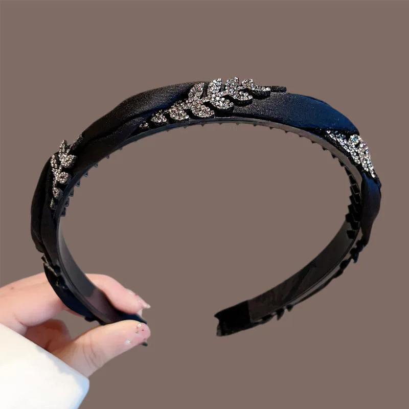 Toothed Headband with Teeth Non Slip for Women Face Wash Outing Daily Simple Black Resin Lightweight One Size  Hair Band